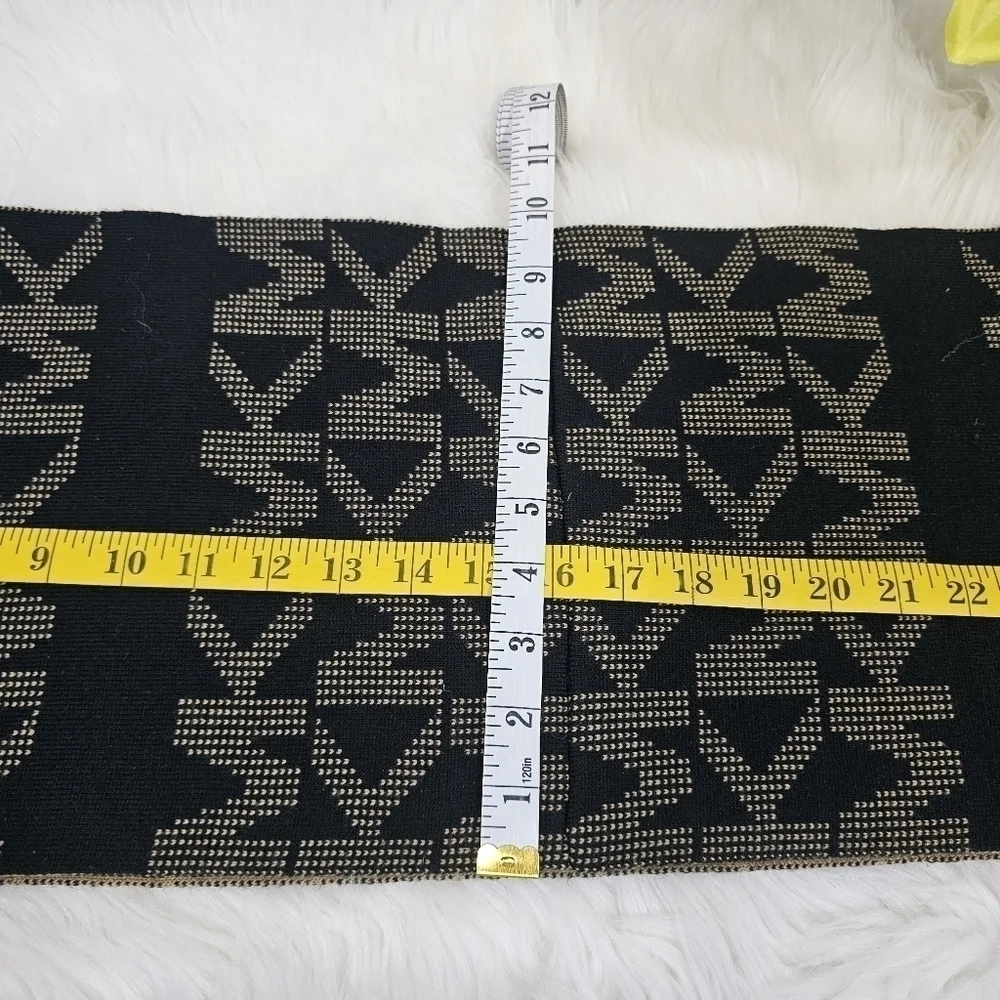 Michael kors women scarf  brown/black.